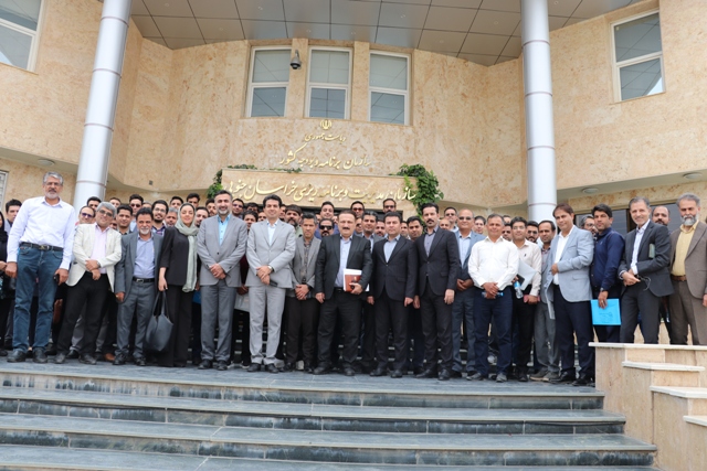 شرکت سیمان باقران با همکاری  سازمان برنامه و بودجه خراسان جنوبی برگزار کرد